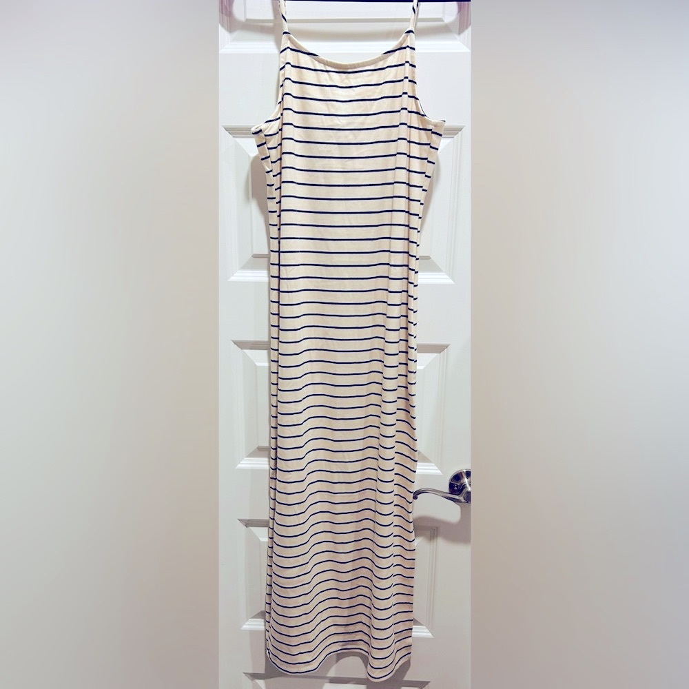 Gilli Midi Fitted Dress NWT
